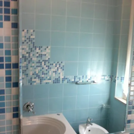 住宿加早餐酒店 In Centro 圣贝内代托-德尔特龙托